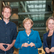 Bundeskanzlerin Angela Merkel mit den beiden Moderator/innen André Steins und Nina Zimmermann des NDR-Senders NJoy nach der Livesendung "Kanzlercheck" im Foyer des ARD-Hauptstadtstudios Berlin (2013)
